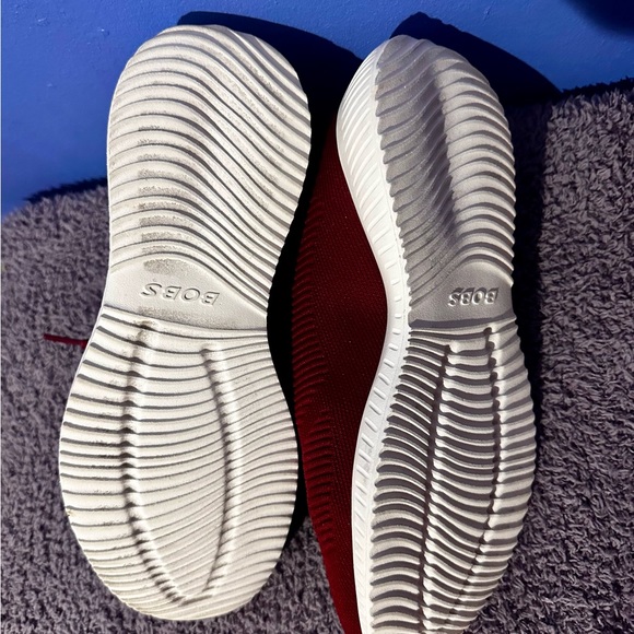 Burgundy Sketchers women’s tennis shoes - Picture 4 of 4